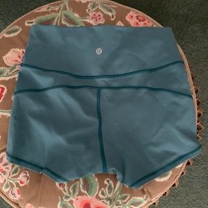Lululemon shorts size 8